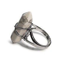 Load image into Gallery viewer, White Gem Ring

