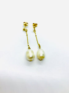 Lunezza Pearl Earrings