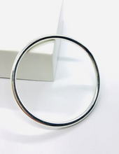 Load image into Gallery viewer, Luxe Silver Bangle
