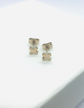 Load image into Gallery viewer, Luxe Kisses Earrings
