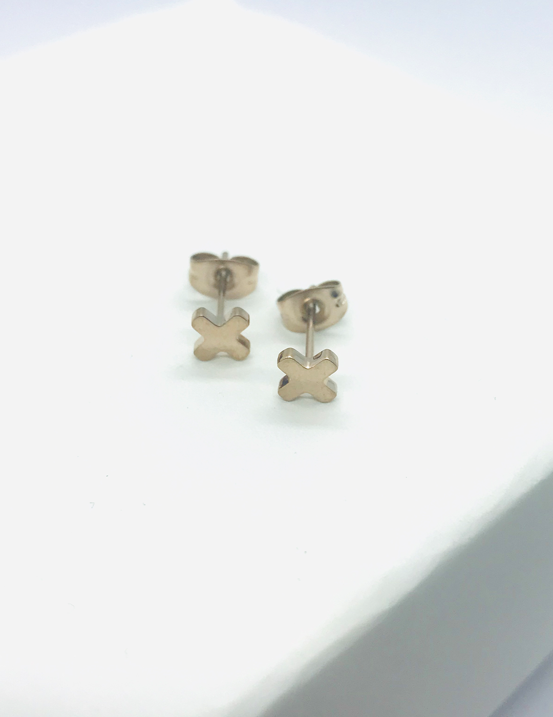 Luxe Kisses Earrings